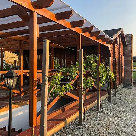 Tulipanos Vendeghaz Apartment Fertoszentmiklos Exterior photo