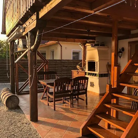 Tulipanos Vendeghaz Apartment Fertoszentmiklos Exterior photo