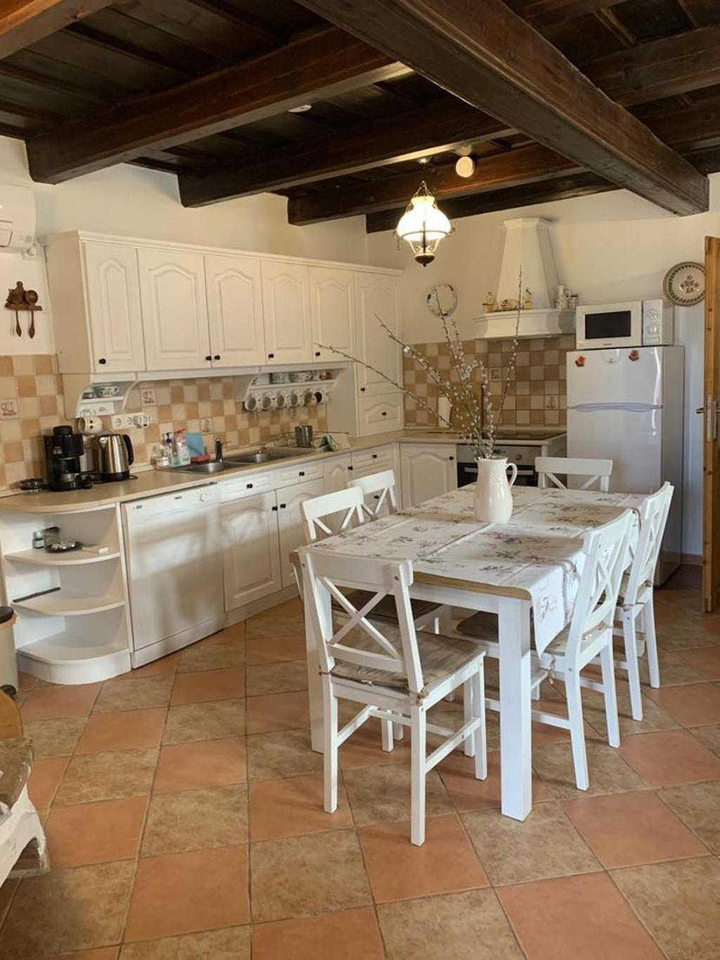 Tulipanos Vendeghaz Apartament *